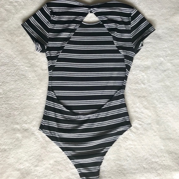 Stripped Backless Body Suit - Picture 2 of 2